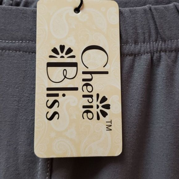 2/$50๐๐ Cherie Bliss Grey Leggings Size M NWT - Picture 2 of 6